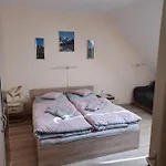 Fueloepsziget Vendeghaz بيت ضيافة